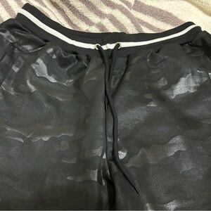 NWT Galaxy by Harvic Black Camouflage Joggers Size Large Unisex